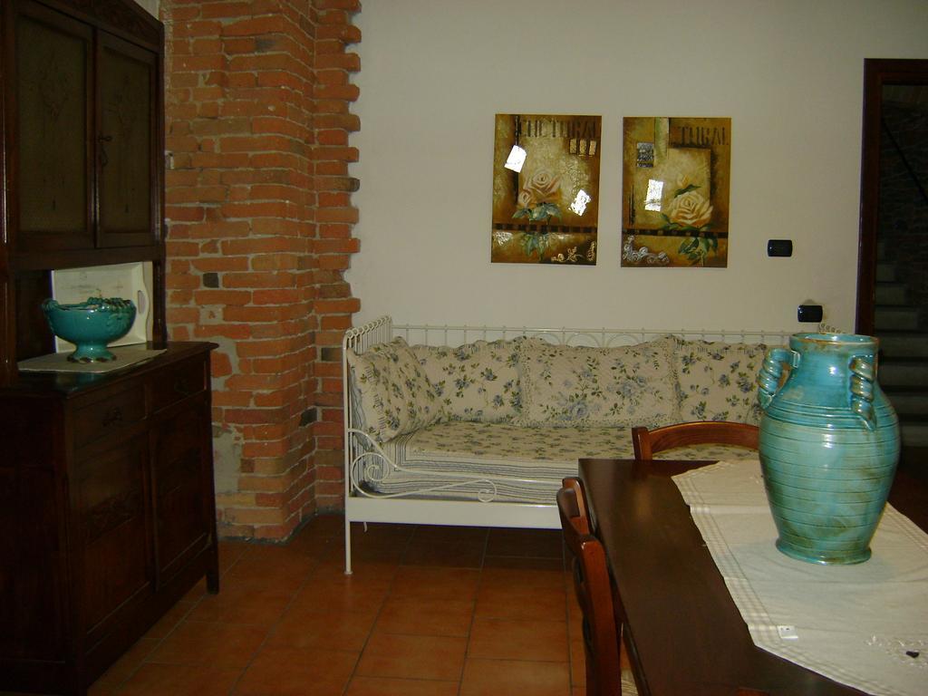 Agriturismo La Cantina Villa Farigliano Cameră foto