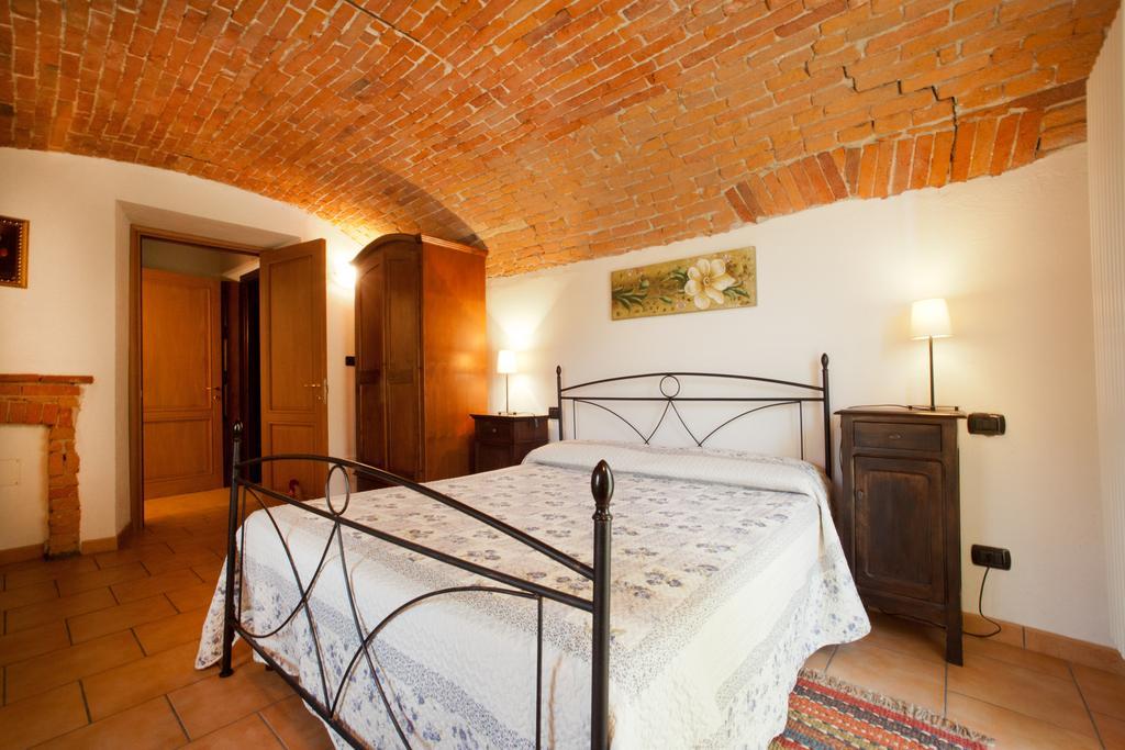Agriturismo La Cantina Villa Farigliano Cameră foto